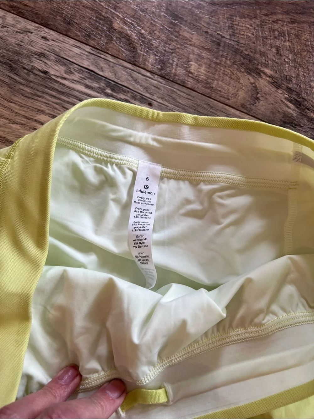 Lululemon find your pace 3inch reflective shorts size 6 lemon vibe 🍋